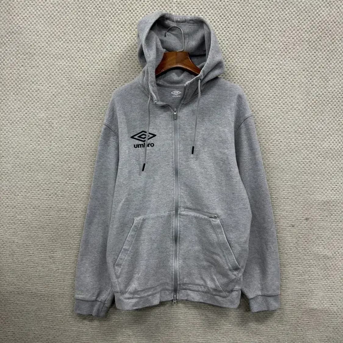 엄브로 캐주얼 프린팅로고 후드집업 100 A04701 상품이미지1