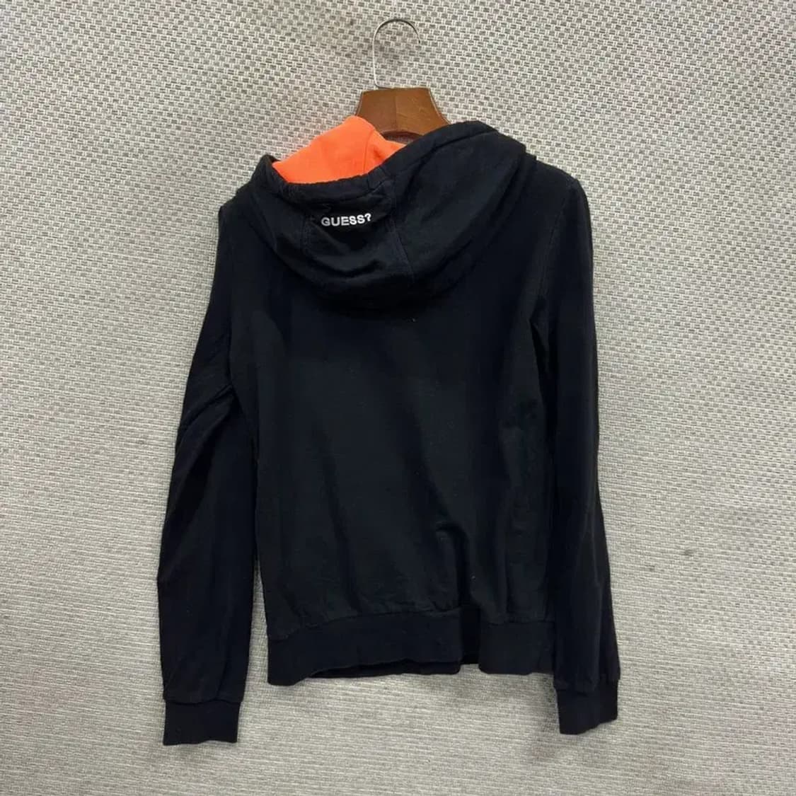 게스 캐주얼 빅형광로고 후드티 XS A04789 상품이미지2