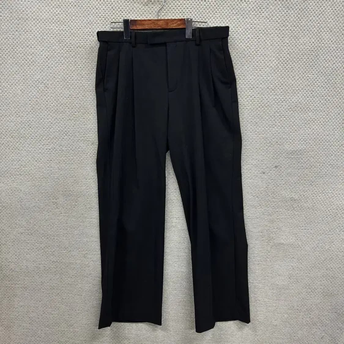 무신사스탠다드 캐주얼 와이드핏 블랙 슬랙스 팬츠 33 A04797 상품이미지1