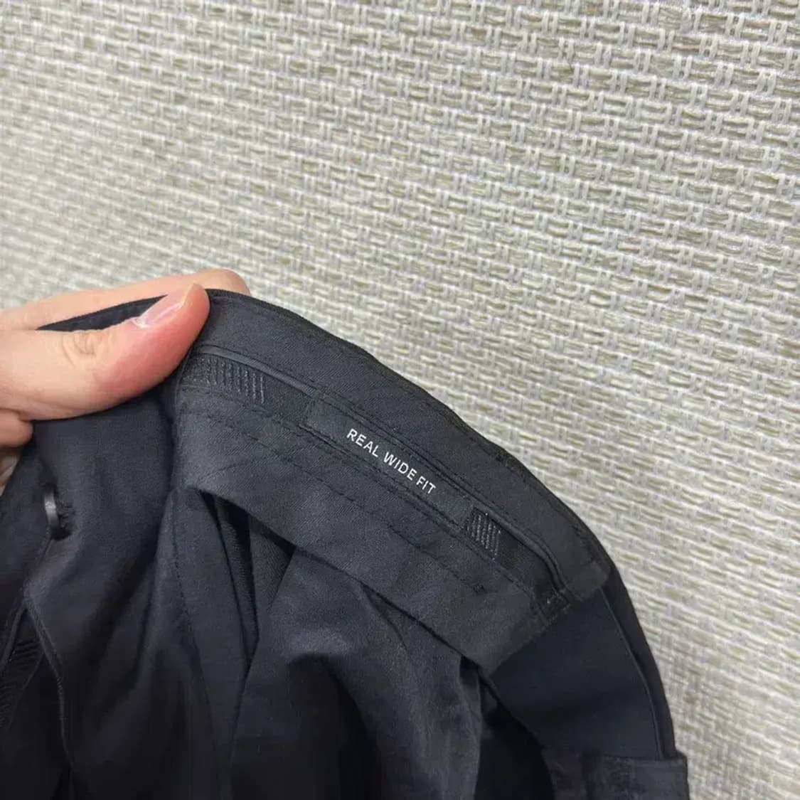 무신사스탠다드 캐주얼 와이드핏 블랙 슬랙스 팬츠 33 A04797 상품이미지3