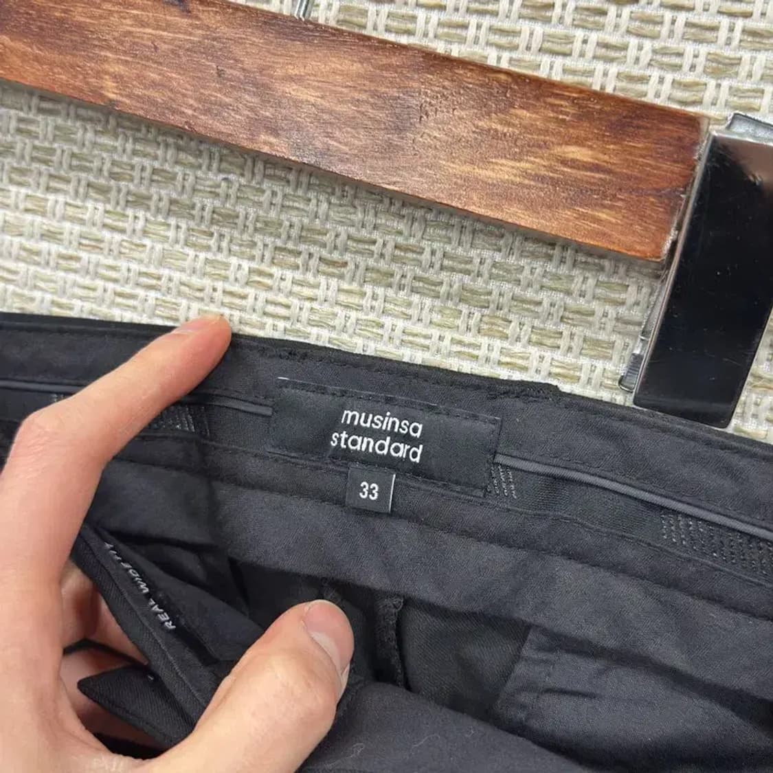 무신사스탠다드 캐주얼 와이드핏 블랙 슬랙스 팬츠 33 A04797 상품이미지4