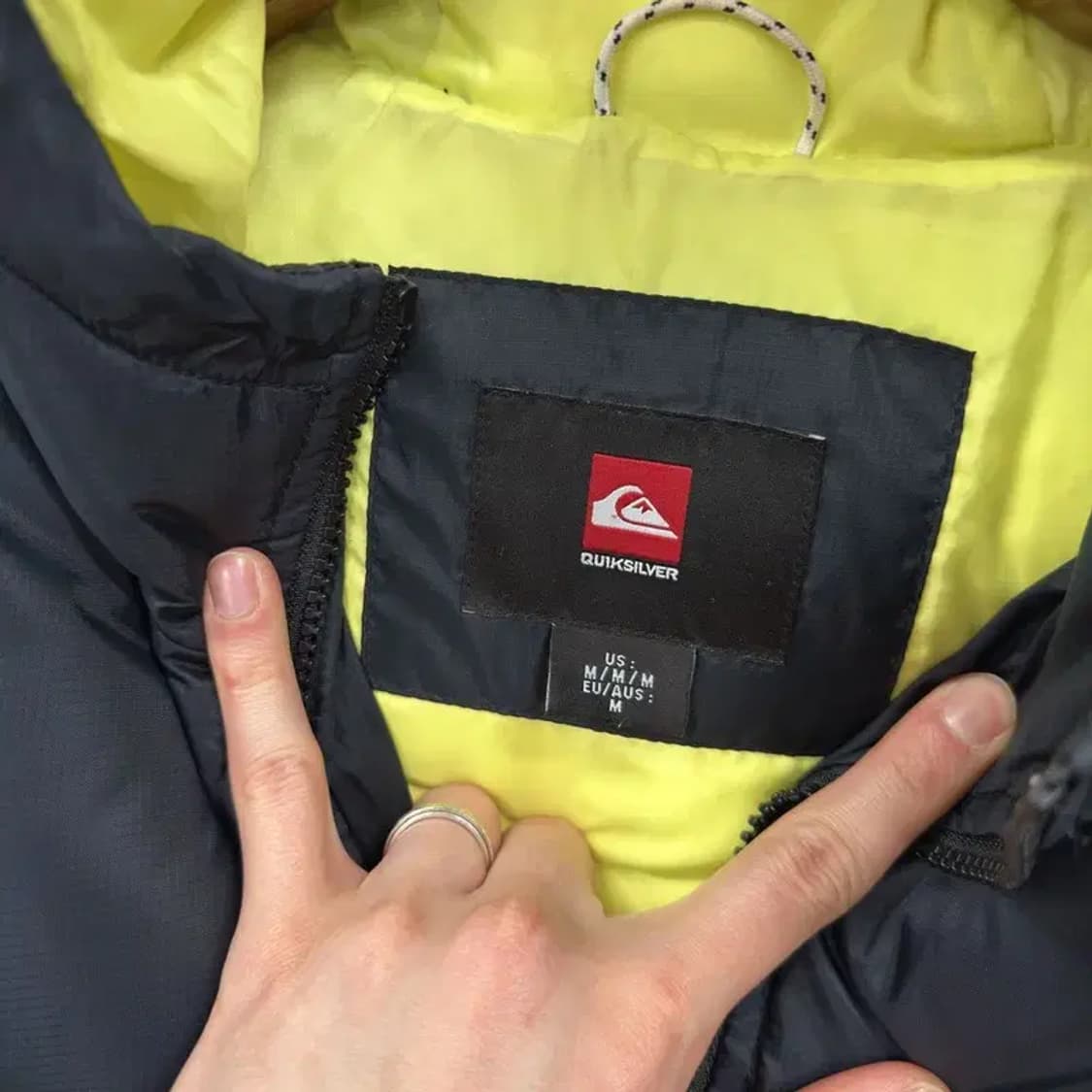 퀵실버 캐주얼 배색 푸퍼 패딩 점퍼 M A04850 상품이미지3