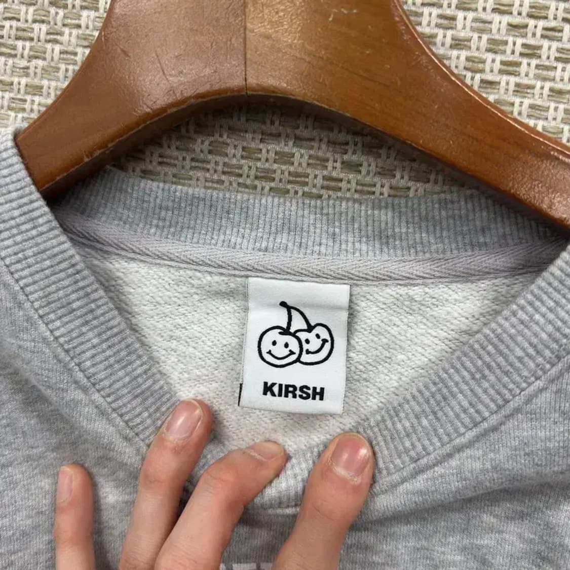 키르시 캐주얼 프린팅로고 크롭 스웻셔츠 맨투맨 1 A04861 상품이미지3