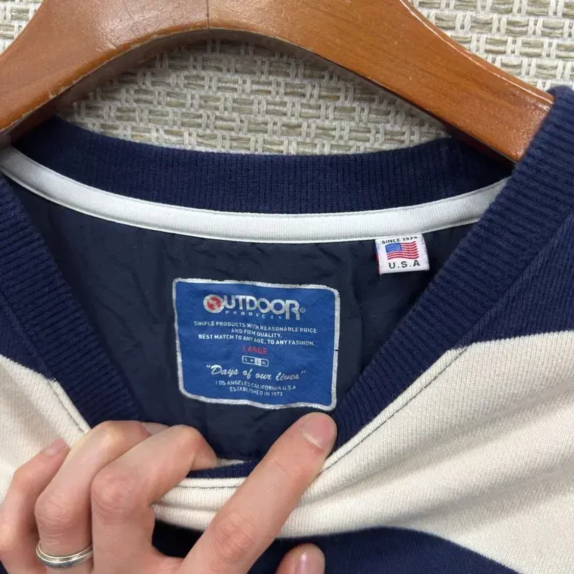 아웃도어프로덕츠 캐주얼 스트라이프 단가라 맨투맨 L A05102 상품이미지3