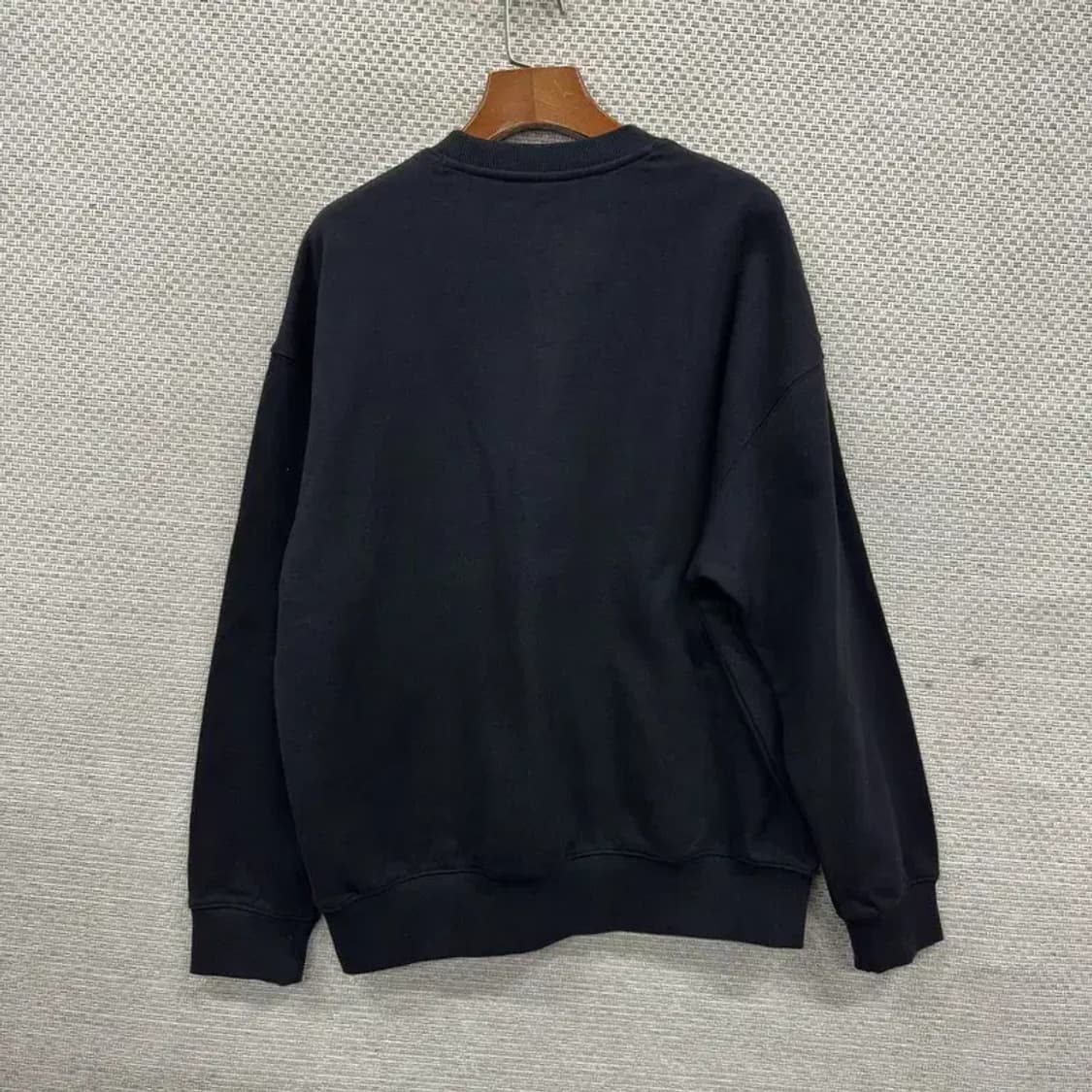 OIOI 오아이오아이 캐주얼 자수로고 스웻셔츠 맨투맨 M A05184 상품이미지2