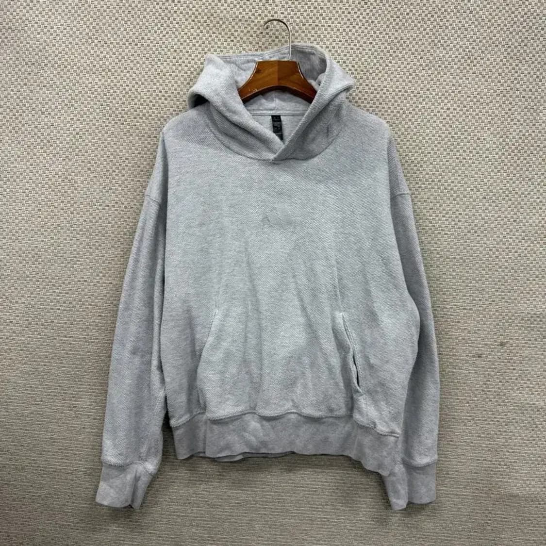 아디다스 캐주얼 센터자수로고 가오리핏 후드티 L A05329 상품이미지1