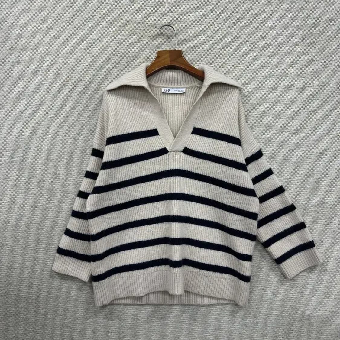 자라 ZARA 오버핏 브이넥 스트라이프 니트 XS A05406 상품이미지1