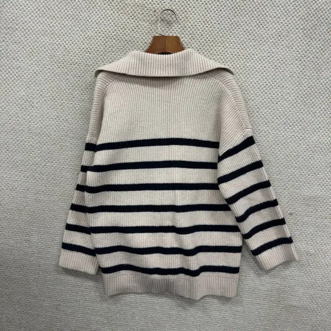 자라 ZARA 오버핏 브이넥 스트라이프 니트 XS A05406 상품이미지2