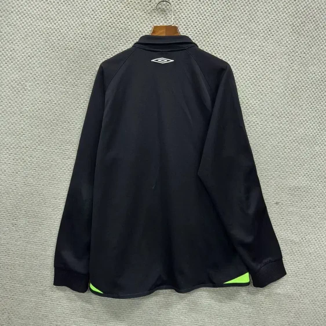 엄브로 캐주얼 자수로고 트랙탑 져지 집업 105 A05500 상품이미지2