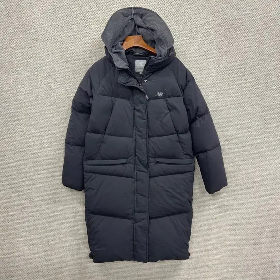 뉴발란스 캐주얼 프린팅로고 거위털 구스다운 롱 패딩 XS A05516 상품이미지1