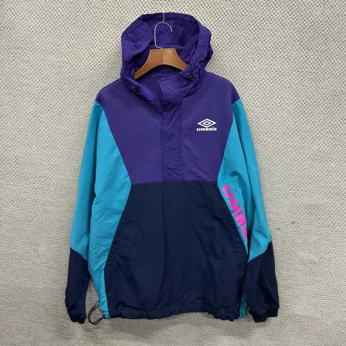 엄브로 올드스쿨 오버핏 아노락 반집업 바람막이 95 A05581 상품이미지1