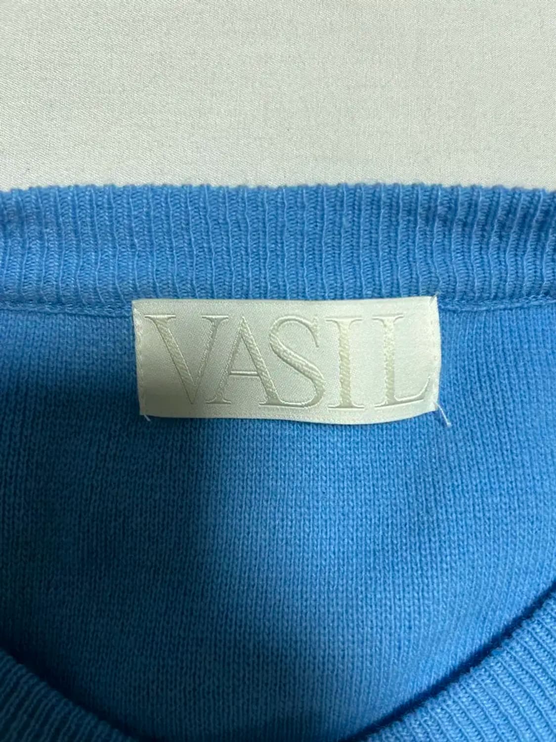 바질 VASIL 라운드 단추 니트 가디건 상품이미지4