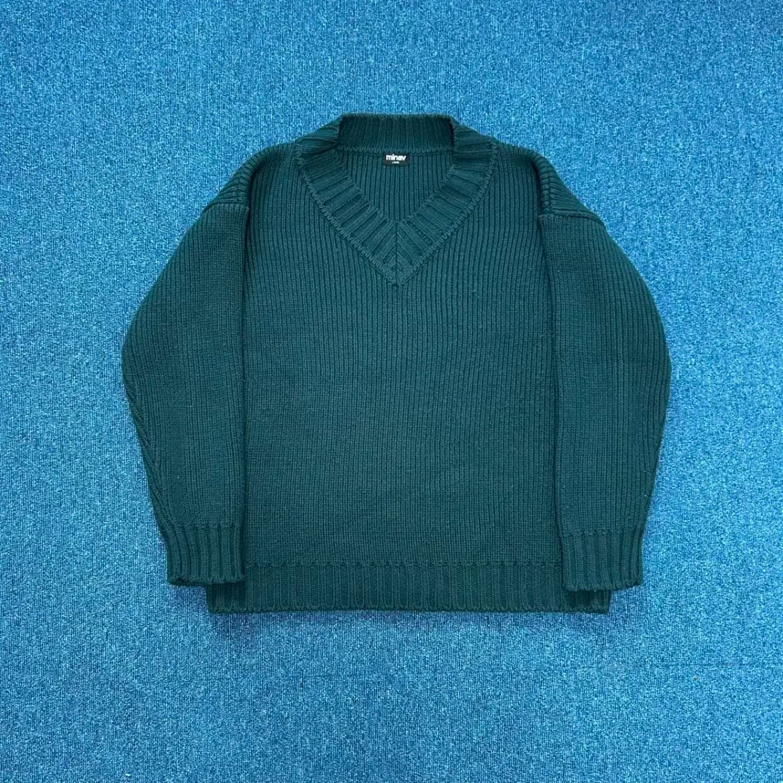 미나브 브이넥 니트L 상품이미지1