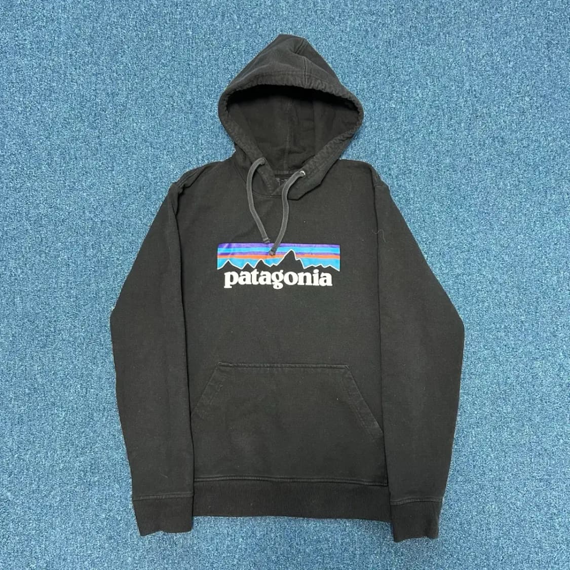 파타고니아 블랙 후드티S 상품이미지1
