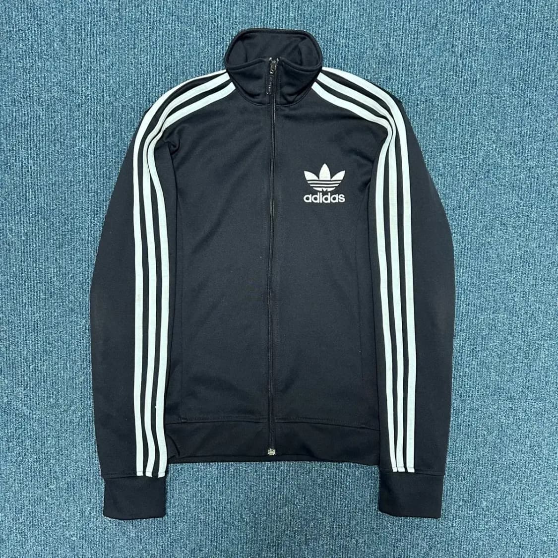 아디다스 유로파 네이비 하늘 트랙탑 상품이미지1