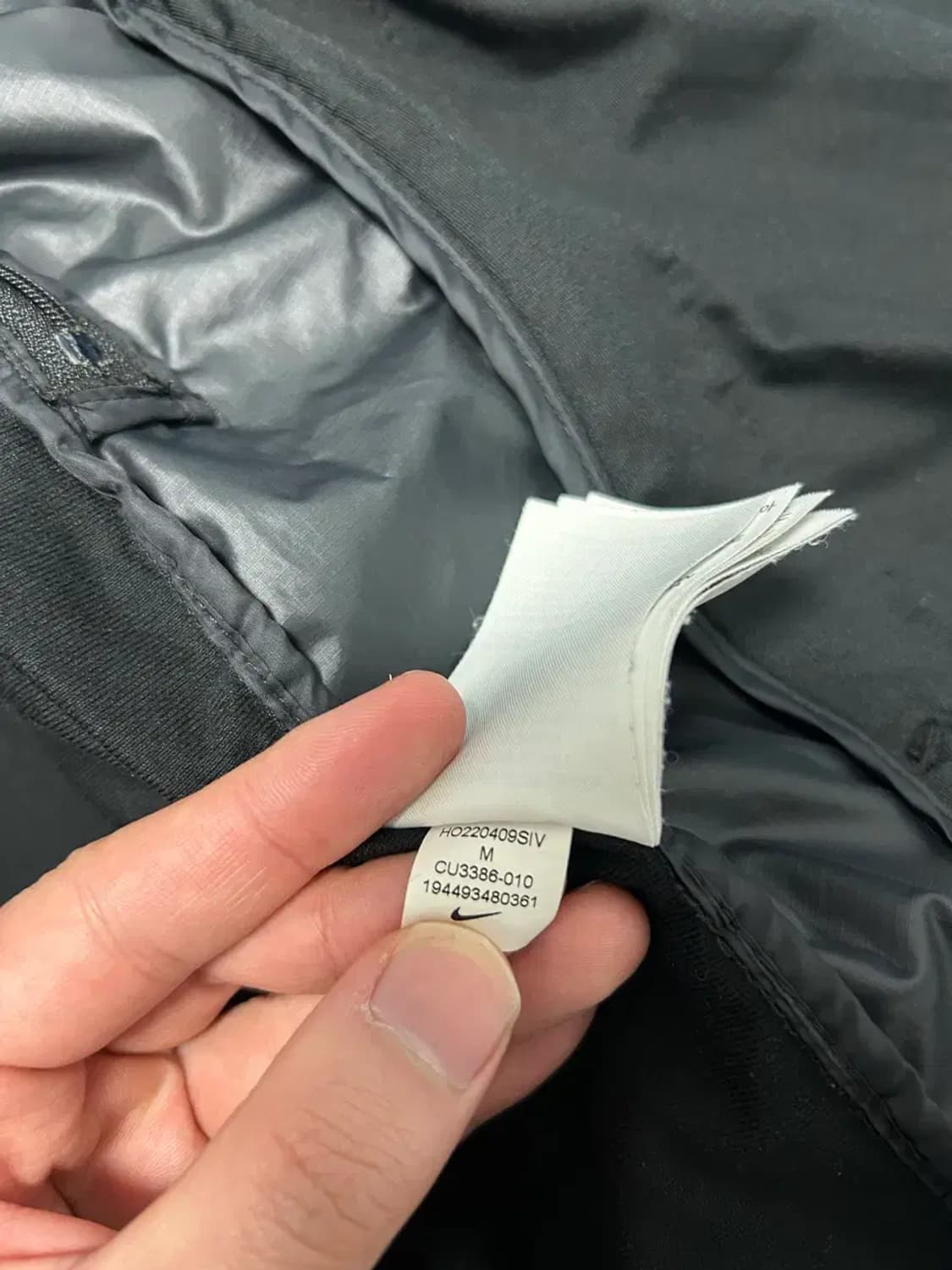 나이키 여성 쉴드 러닝 바람막이M 상품이미지5