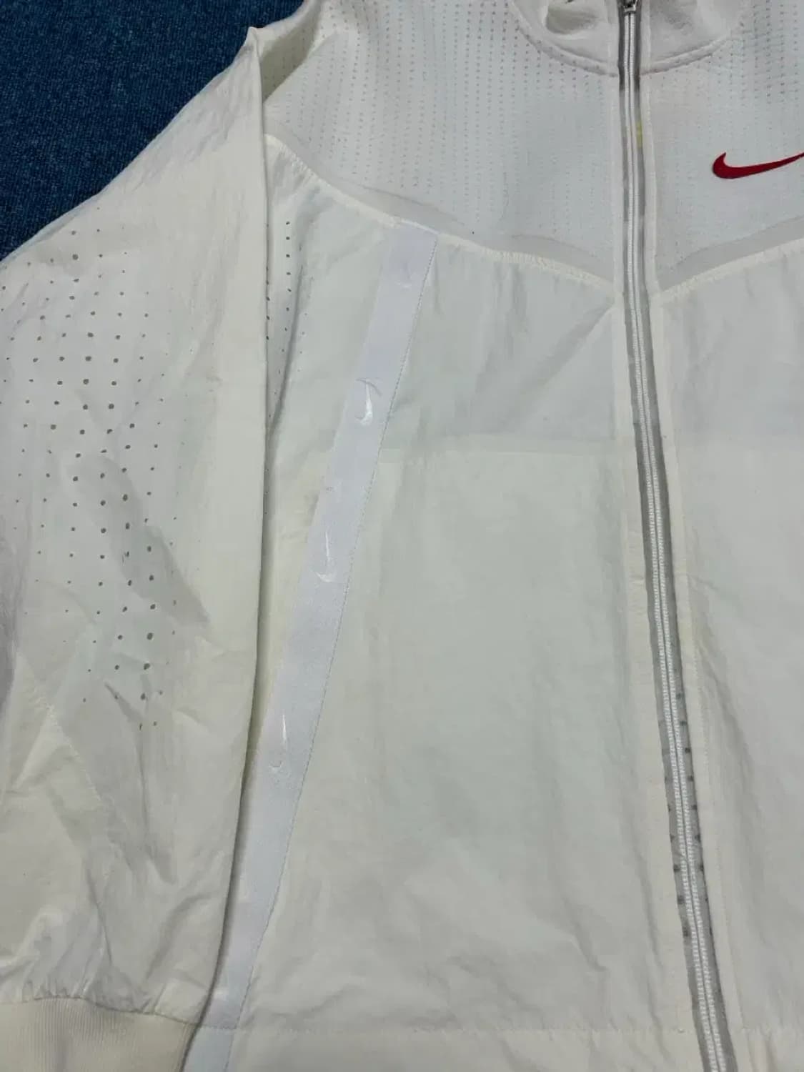 나이키 바람막이 윈드러너 스우시 트랙 자켓 화이트 상품이미지3
