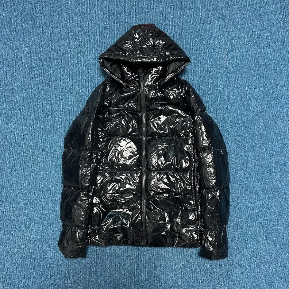 아디다스 유광 덕다운 푸퍼 패딩 상품이미지4