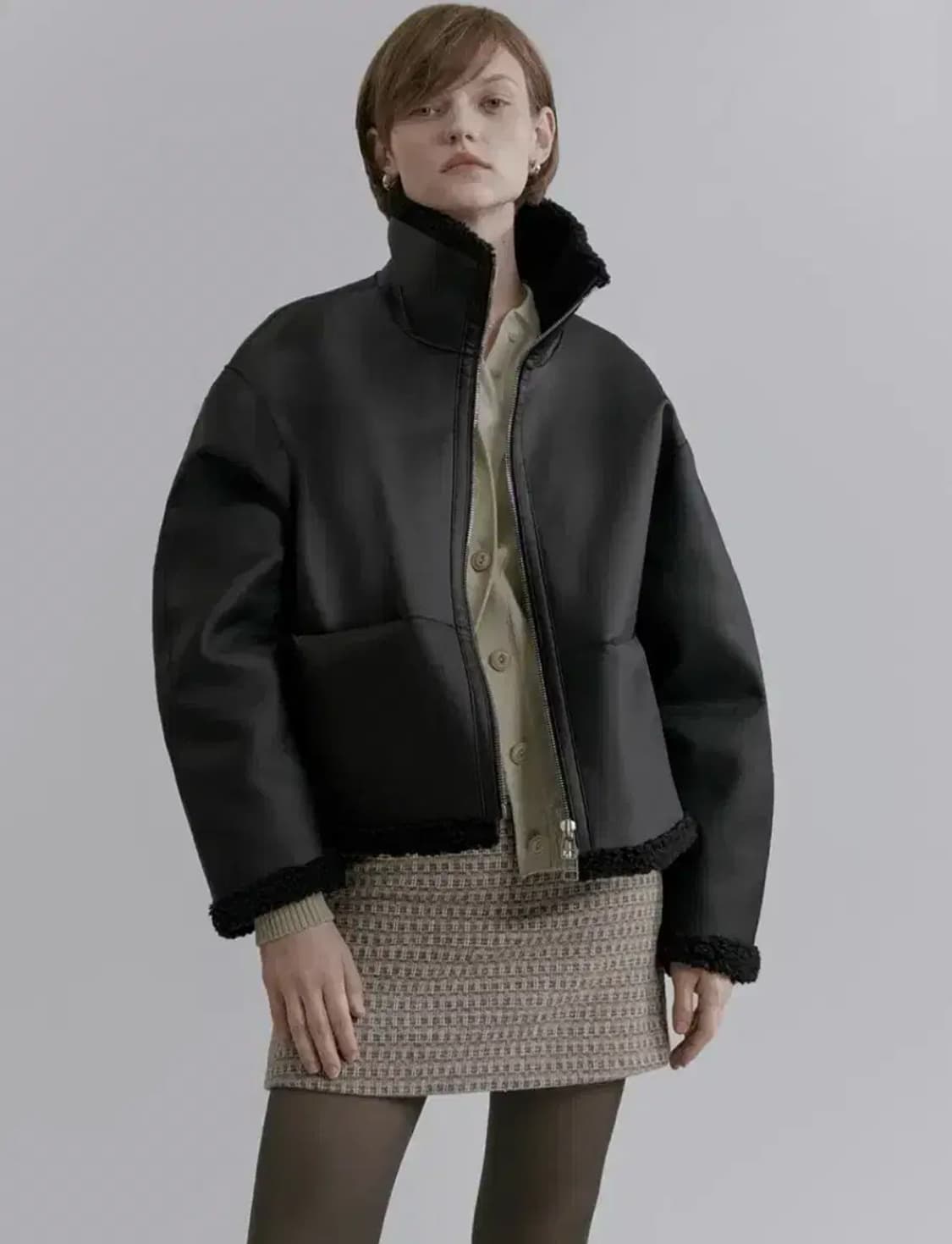 몽돌 미니멀 레더 무스탕 상품이미지3