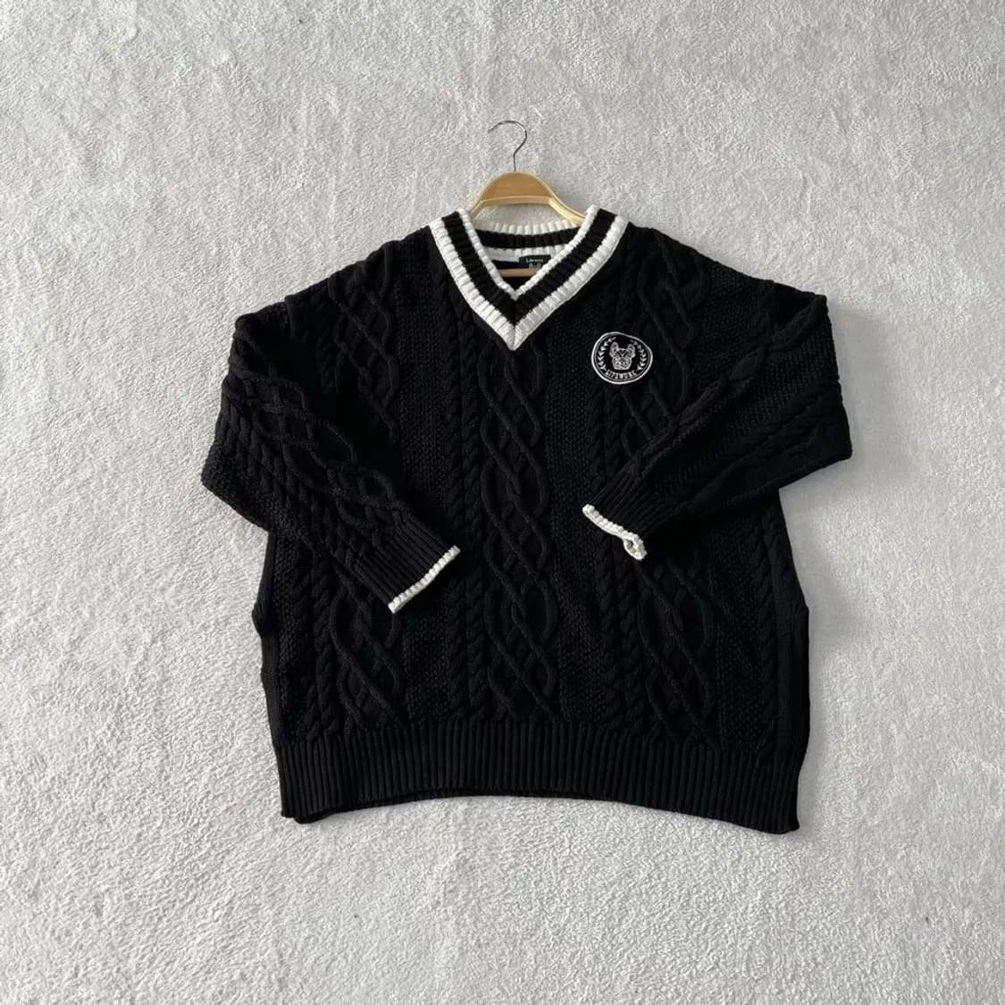 F 라이프워크 여성 케이블 브이넥 니트 상품이미지1