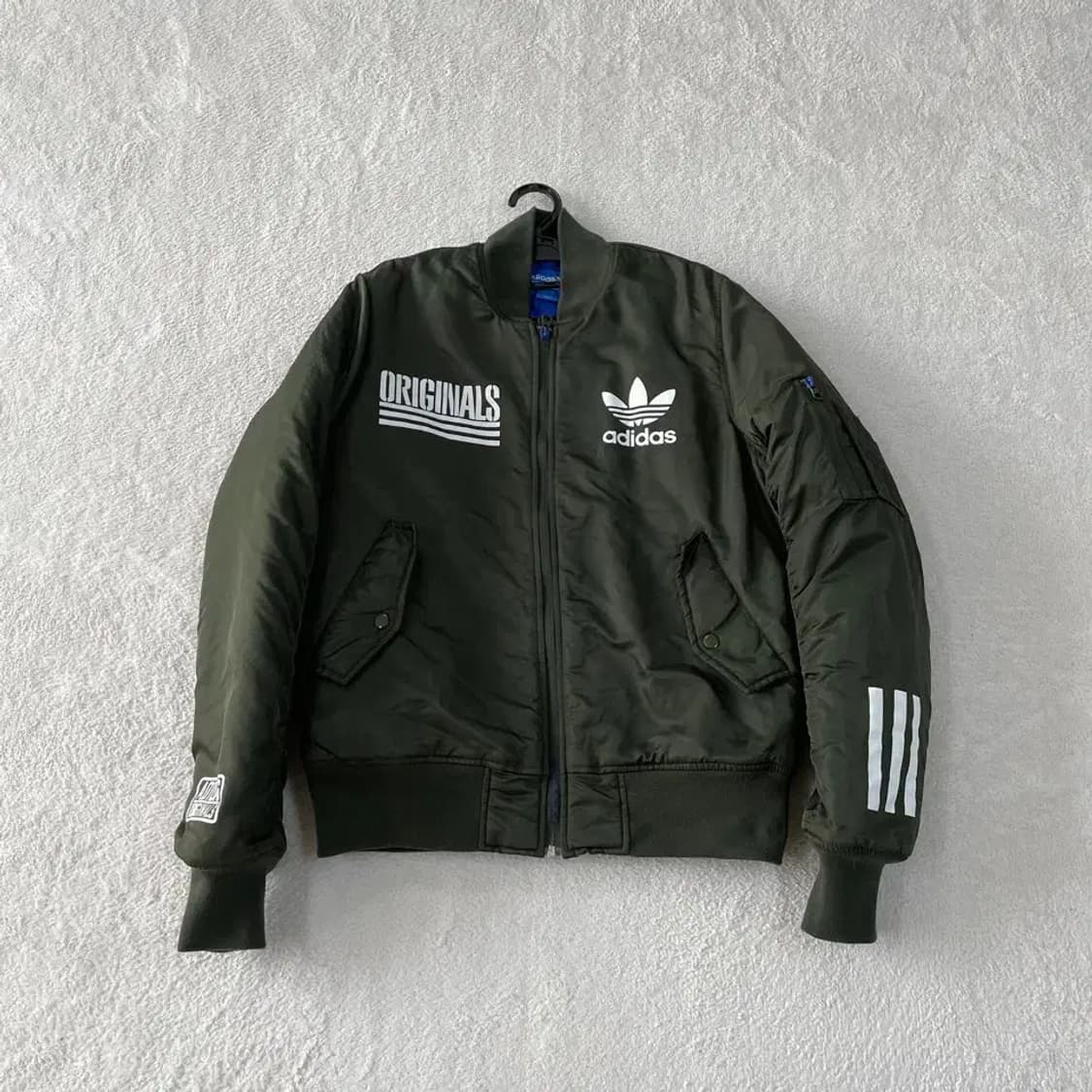 90 아디다스 퀼팅 봄버 자켓 빅로고 카키 상품이미지1