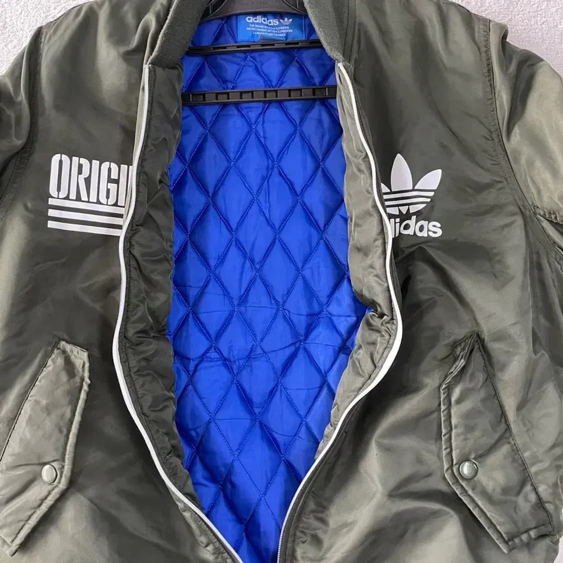 90 아디다스 퀼팅 봄버 자켓 빅로고 카키 상품이미지9