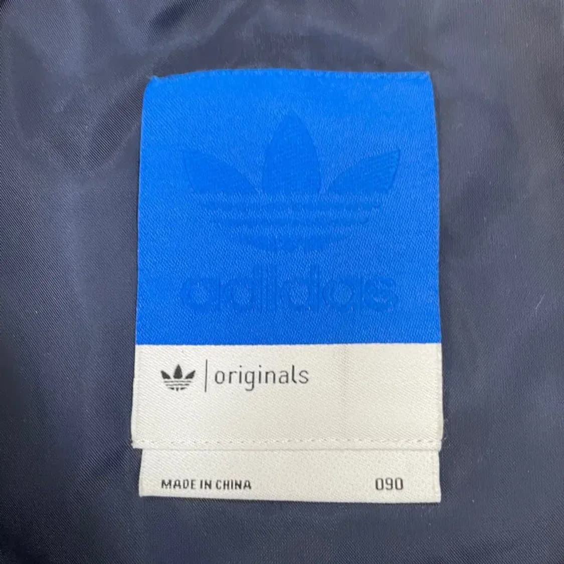 90 아디다스 PATTE 구스다운 패딩 상품이미지4