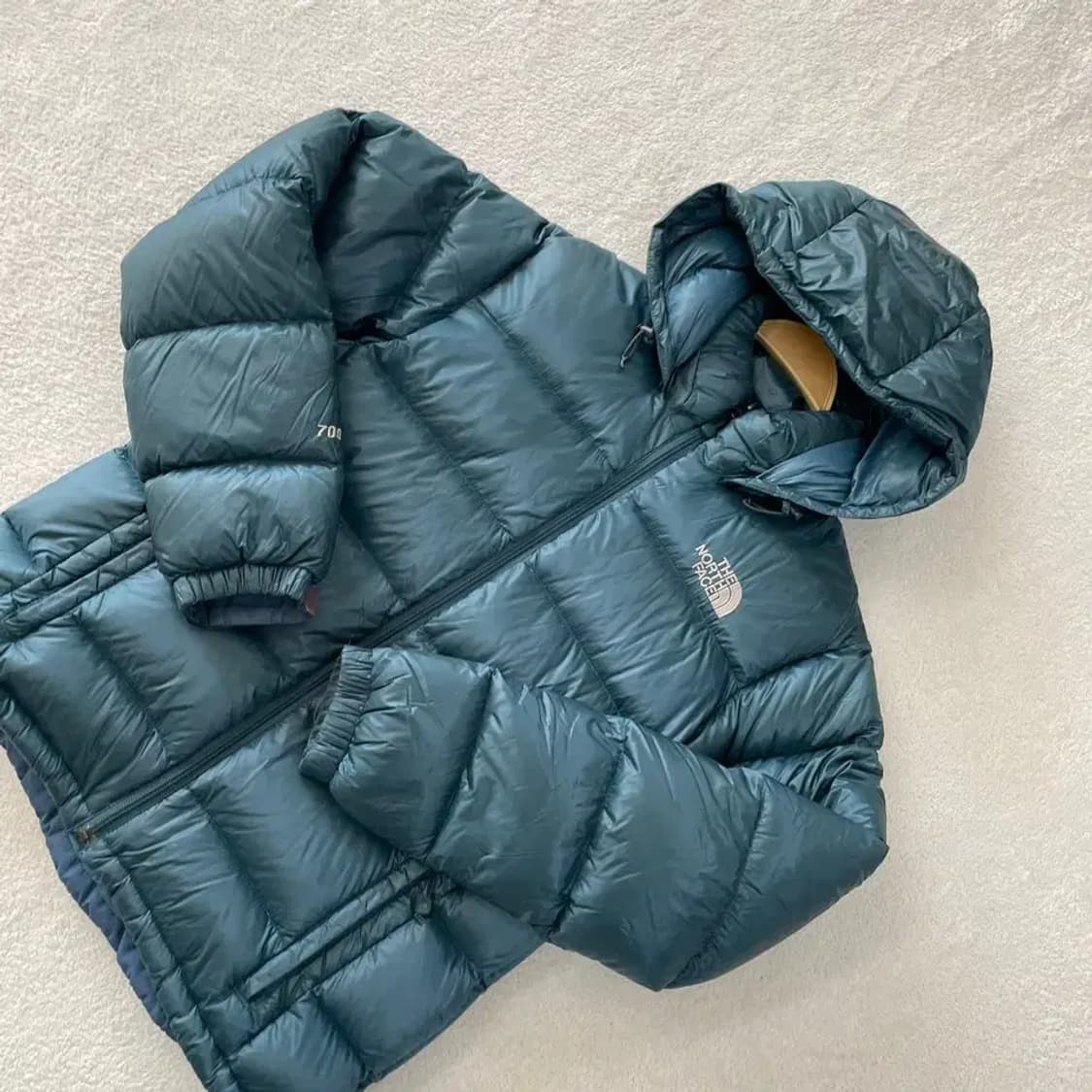95 노스페이스 여성 700 메트로 유광 눕시 패딩 상품이미지3