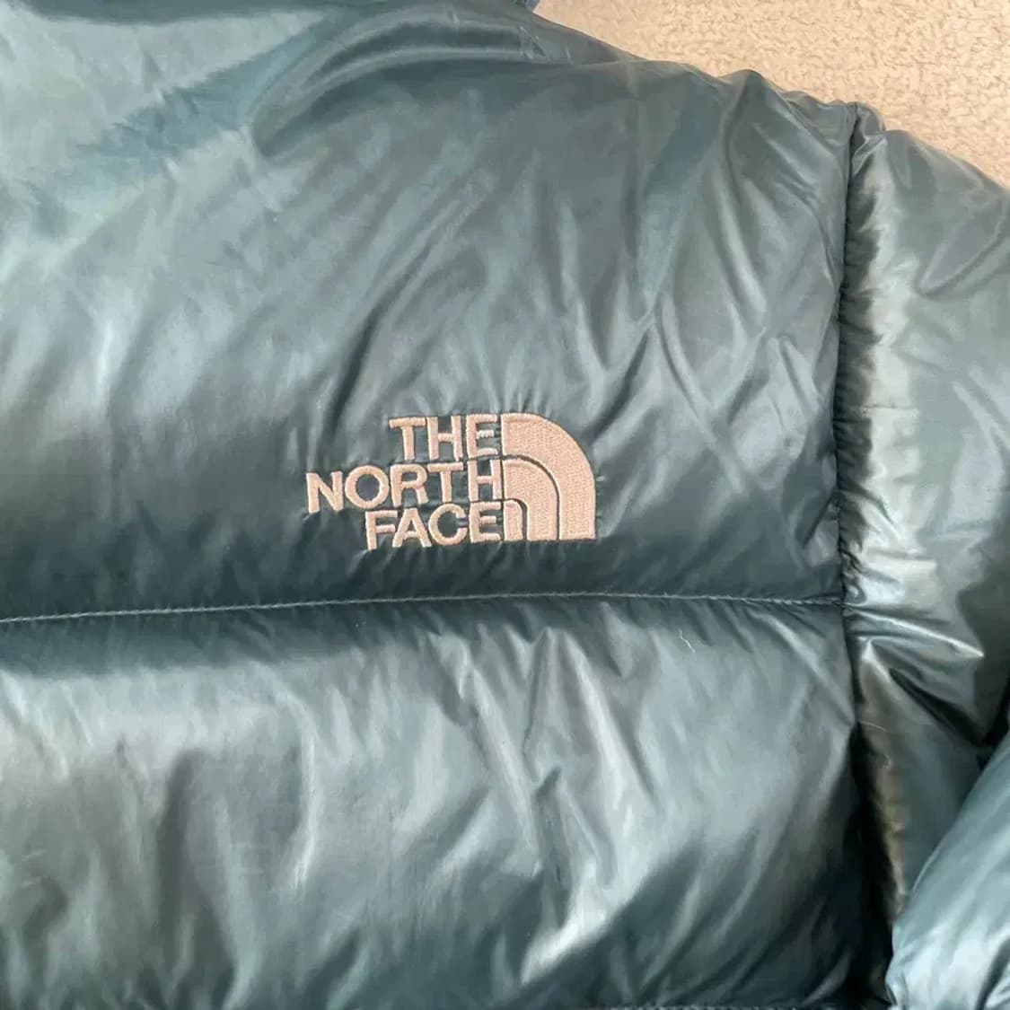 95 노스페이스 여성 700 메트로 유광 눕시 패딩 상품이미지9