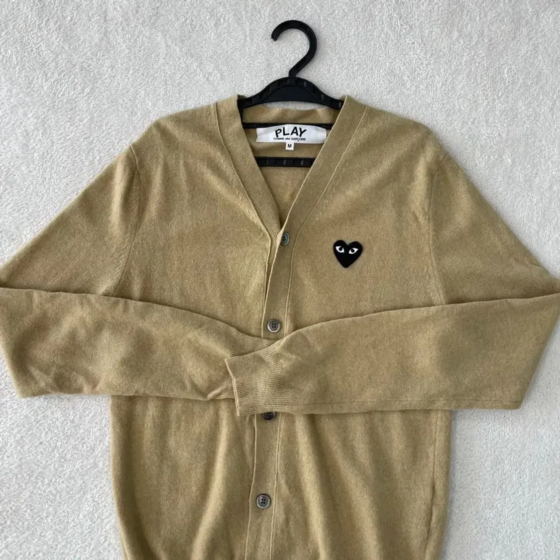 M 꼼데가르송 블랙하트 가디건 매장판 베이지 상품이미지2