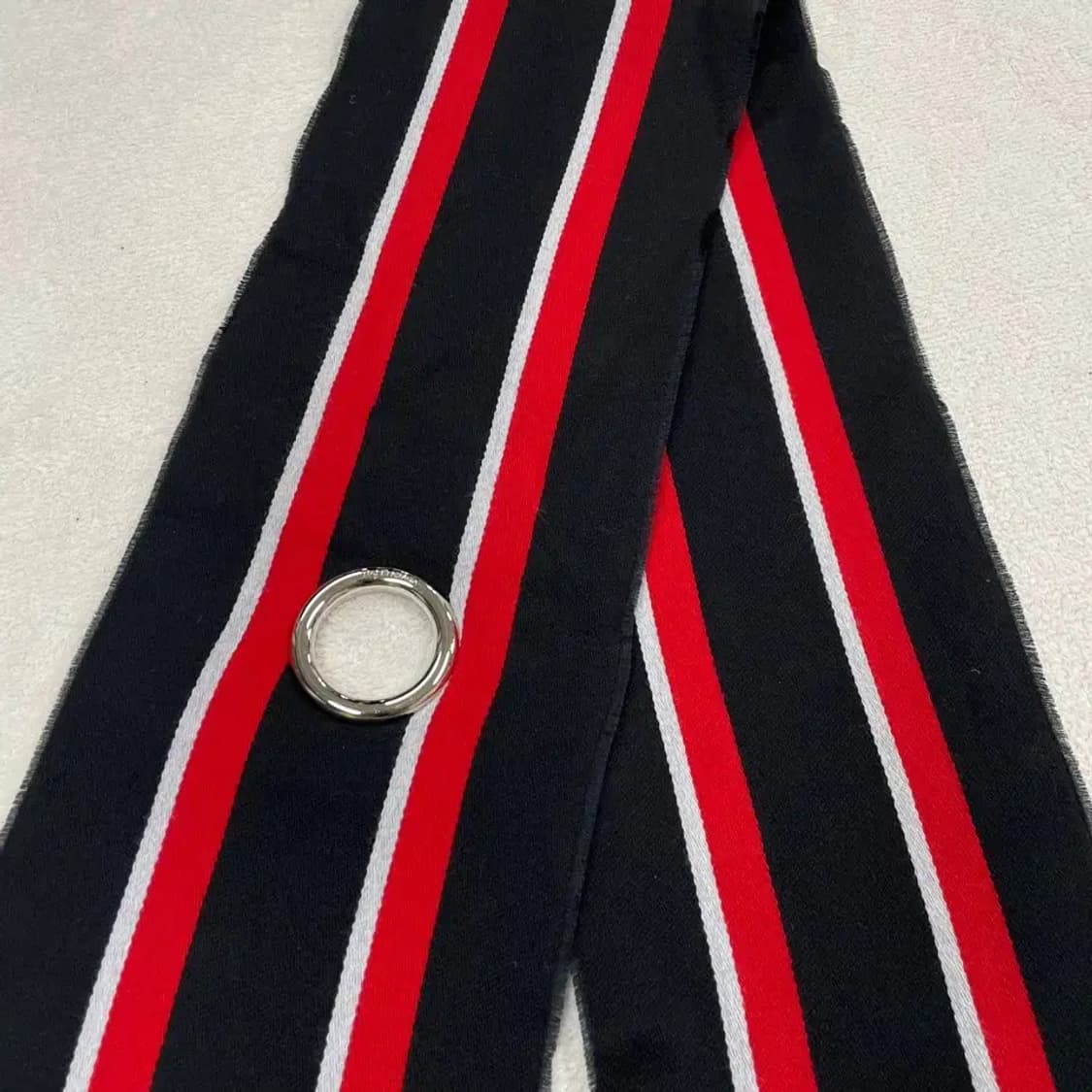 발렌시아가 링 머플러 상품이미지2