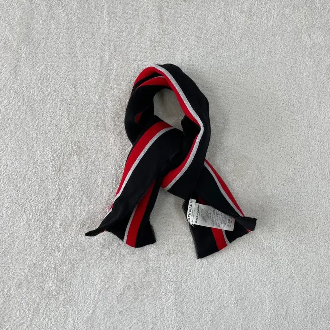 발렌시아가 링 머플러 상품이미지5