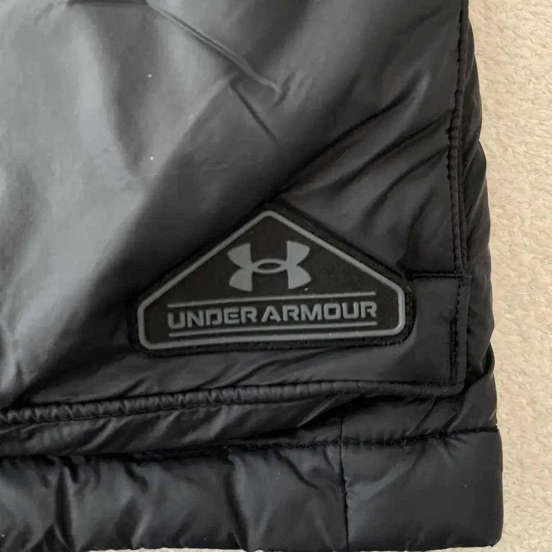 L 언더아머 남성 덕다운 패딩조끼 100 상품이미지5