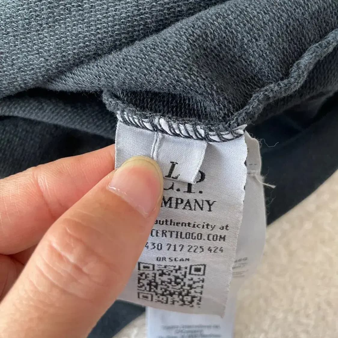 [L] CP컴퍼니 가먼트다잉 맨투맨 100 상품이미지8