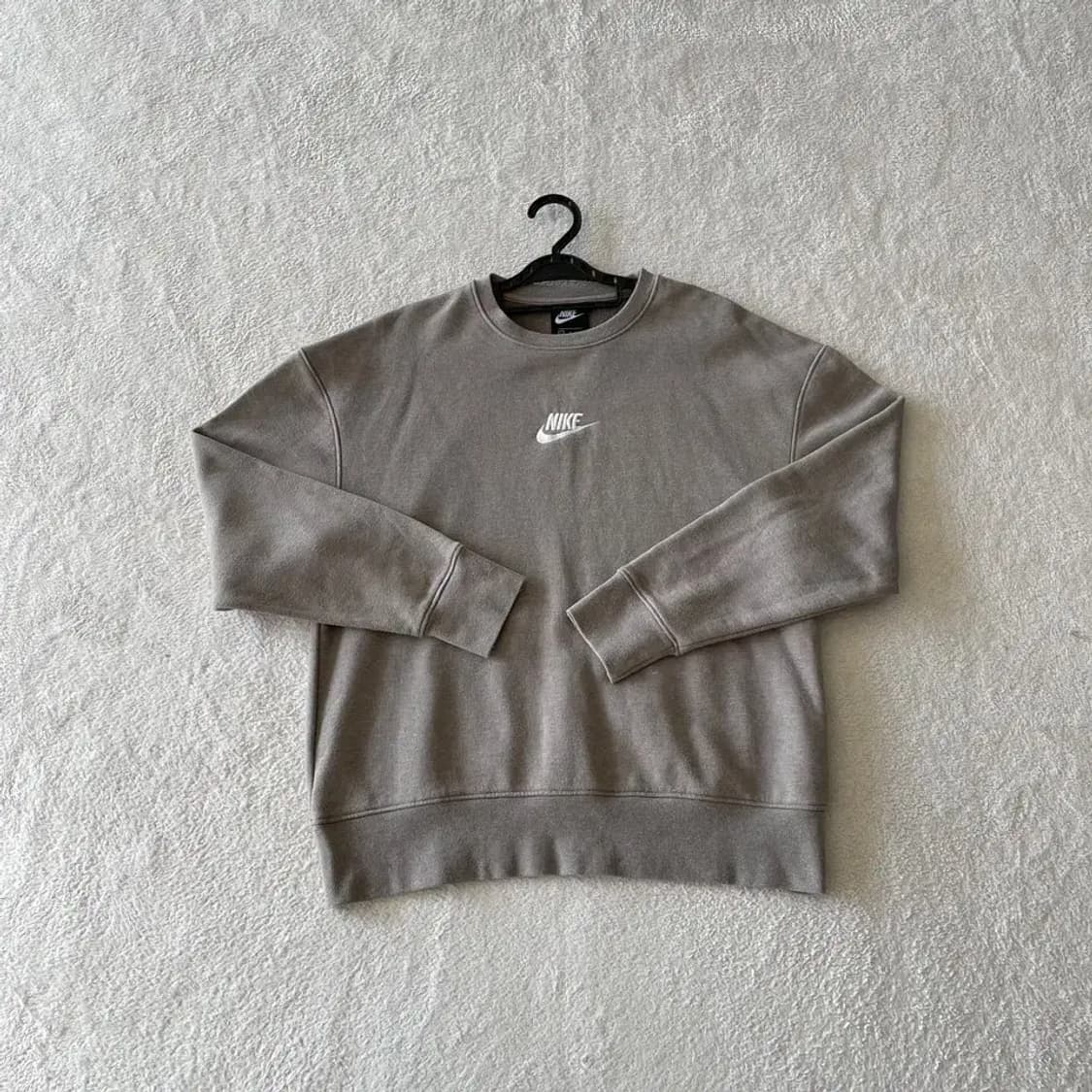 나이키 스우시 맨투맨 100 L 상품이미지1