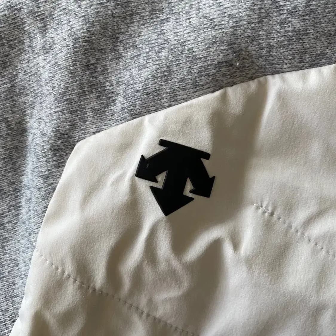 L 데상트 패딩 기모 후리스 맨투맨 100 상품이미지5