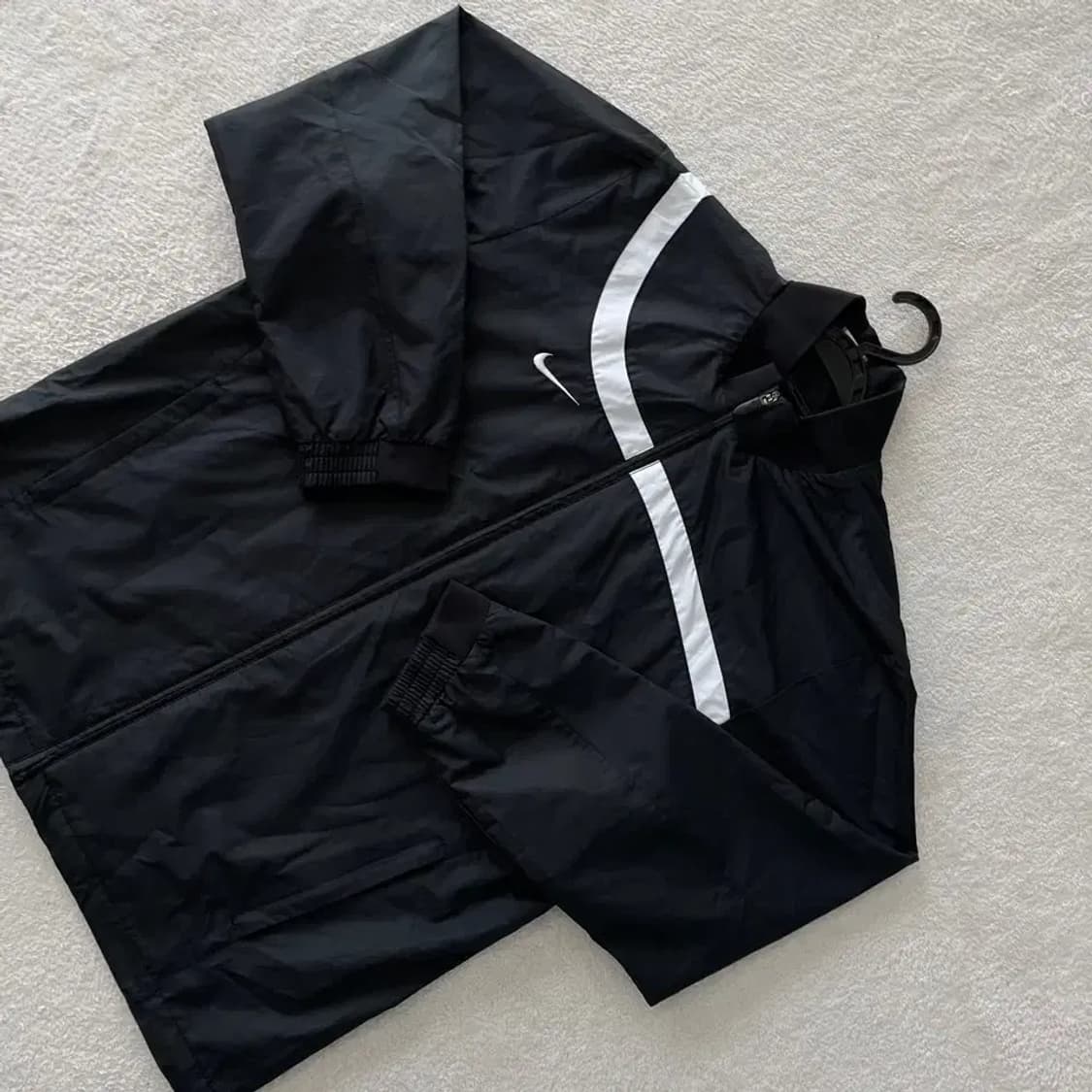 L 나이키 블랙 스우시 바람막이 100 상품이미지3