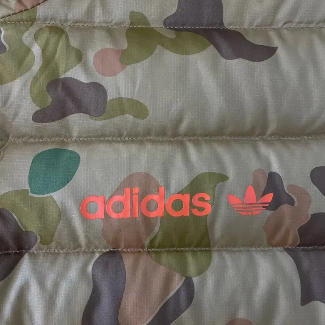 아디다스 카모 다운 경량패딩 85 상품이미지5
