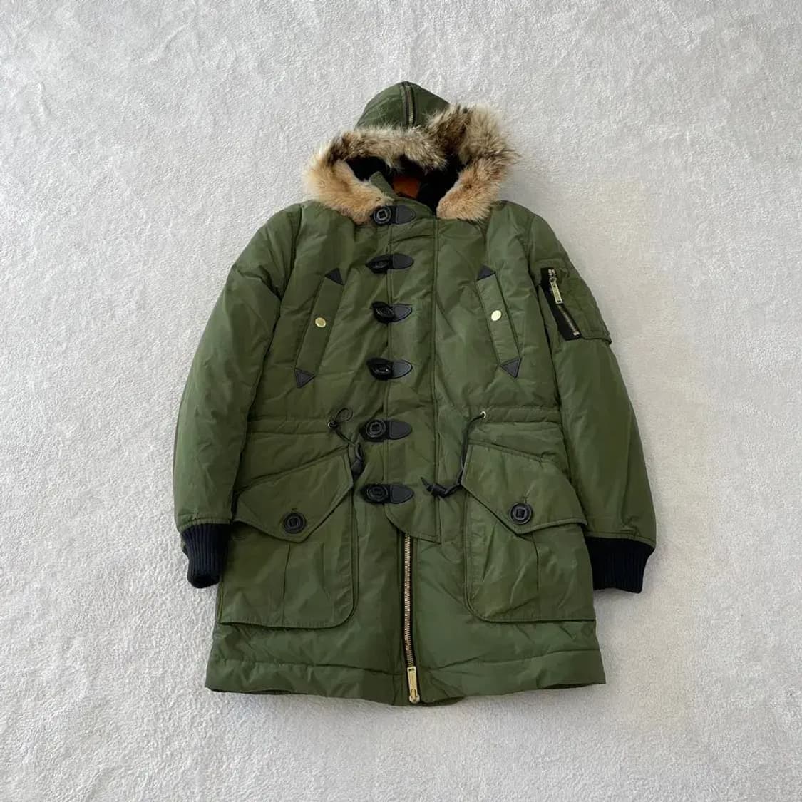 디스퀘어드2 코요테퍼 금장 다운 야상패딩 남성 95 상품이미지1