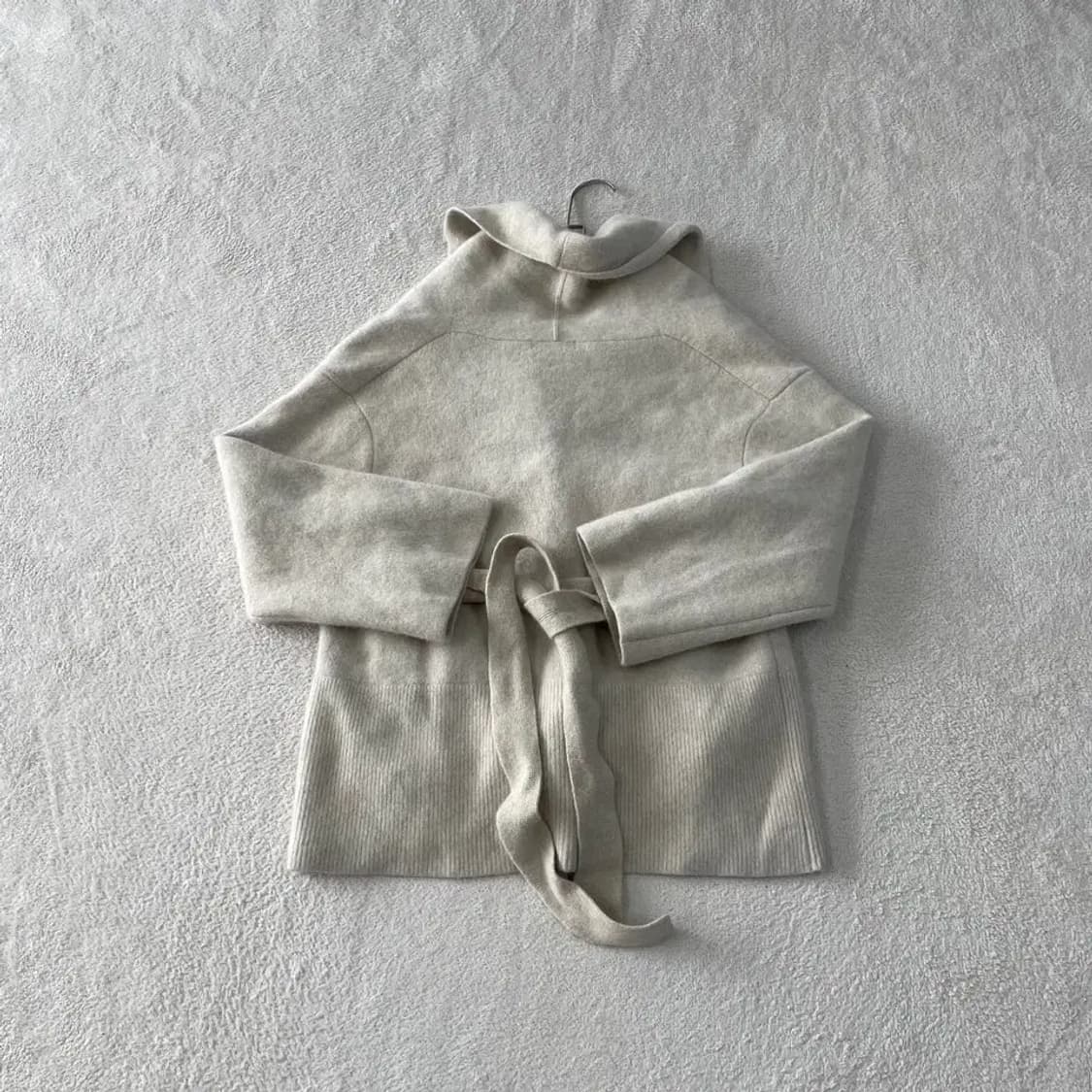 오즈세컨 2023 울 라쿤 가디건 상품이미지6