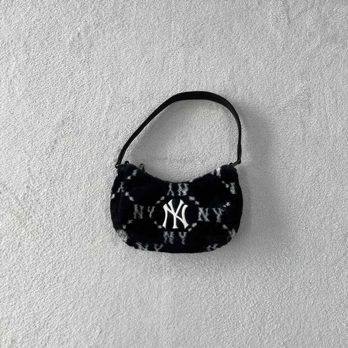 MLB 모노그램 퍼 호보백 핸드백 자카드 양키즈 가방 상품이미지1