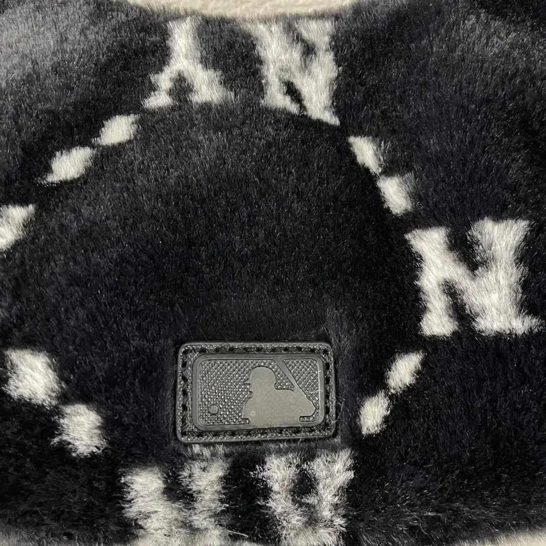 MLB 모노그램 퍼 호보백 핸드백 자카드 양키즈 가방 상품이미지9