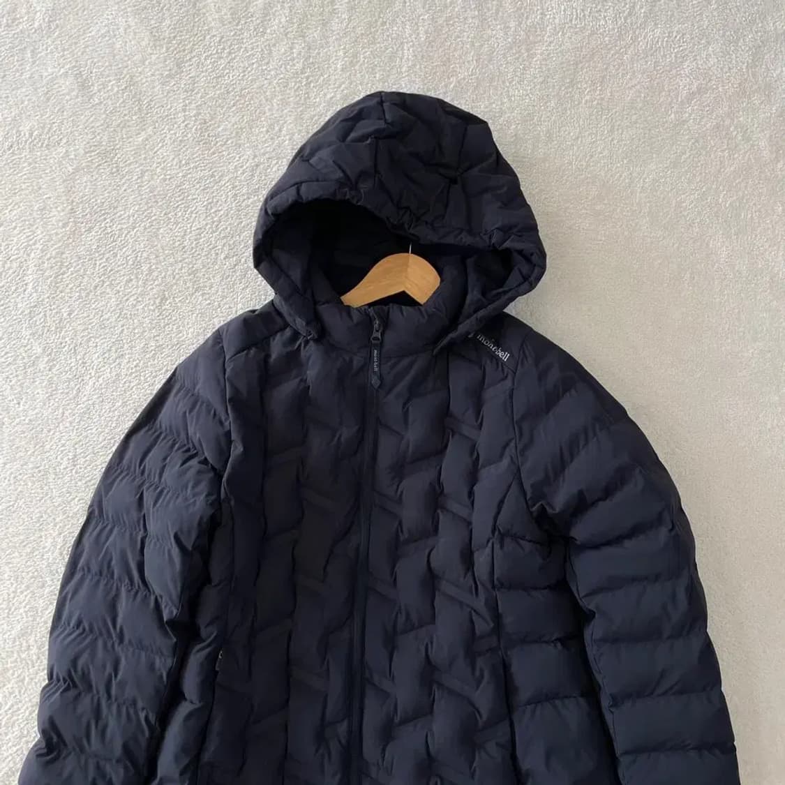 95 몽벨 여성 신형 패딩 M 상품이미지2