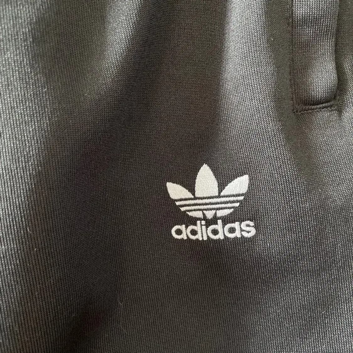 L 아디다스 에센셜 트레이닝 바지 상품이미지2