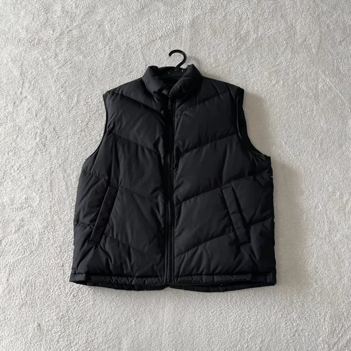 입생로랑 패딩조끼 100 L 상품이미지1