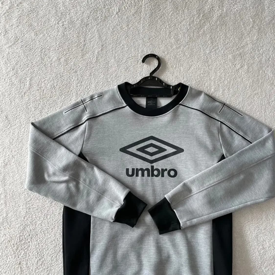 엄브로 맨투맨 100 L 상품이미지2