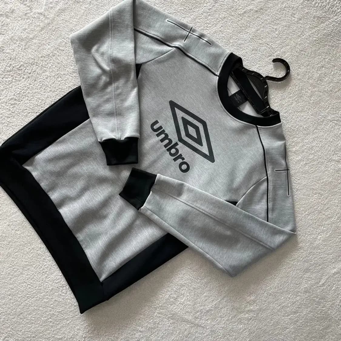 엄브로 맨투맨 100 L 상품이미지3