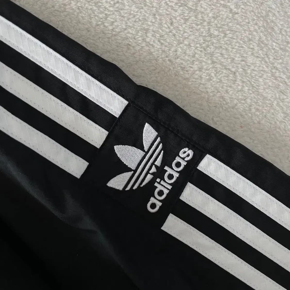 M 아디다스 여성 락업 윈드바람막이 160 상품이미지6