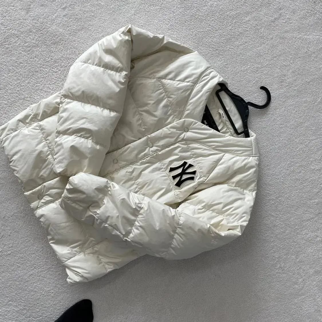 [S] MLB 중경량 U넥 다운 패딩 상품이미지4