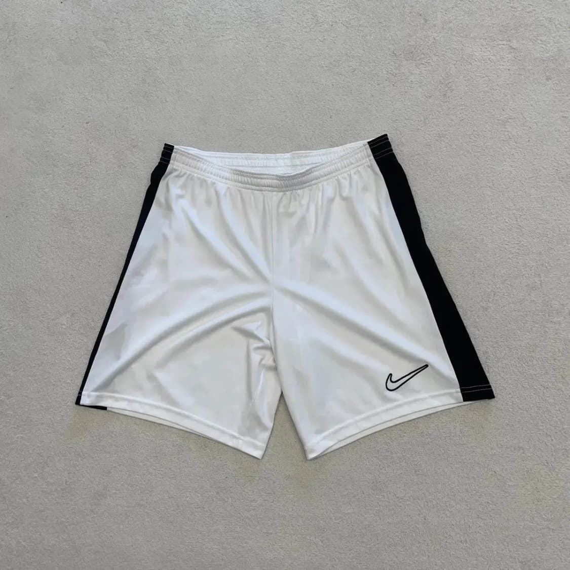 나이키 드라이핏 신형 반바지 L 상품이미지1